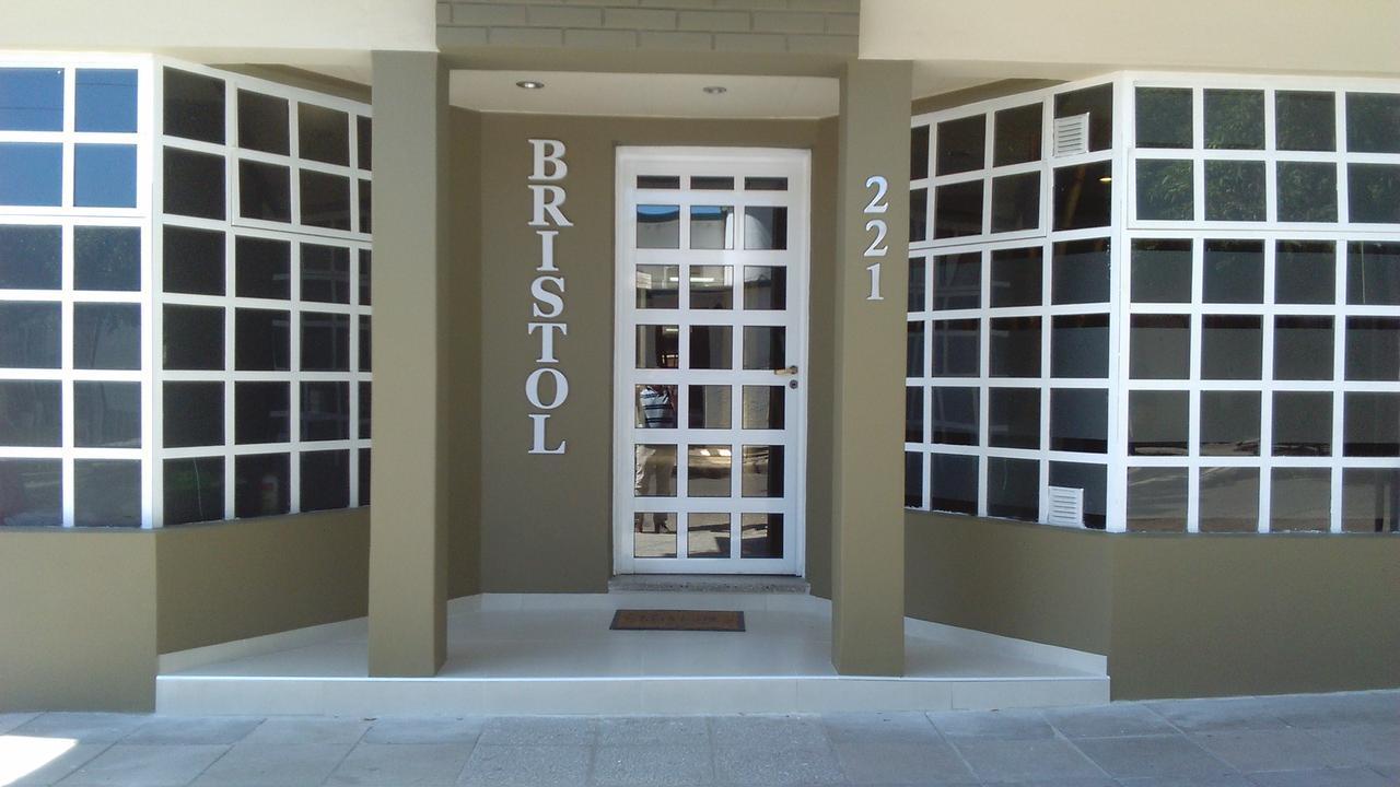 Hotel Bristol ปารานา ภายนอก รูปภาพ